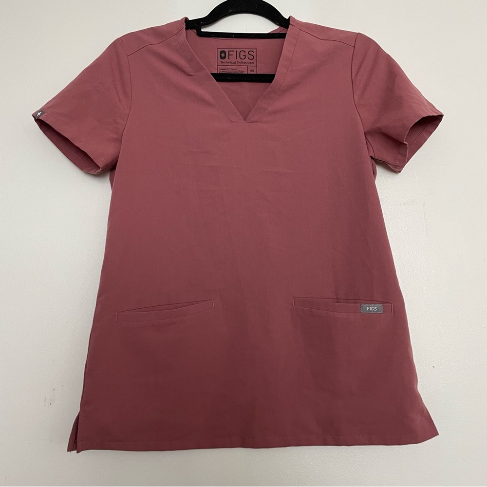 Women’s FIGS Casma Three-Pocket Scrub Top Mauve 1367 Size XS